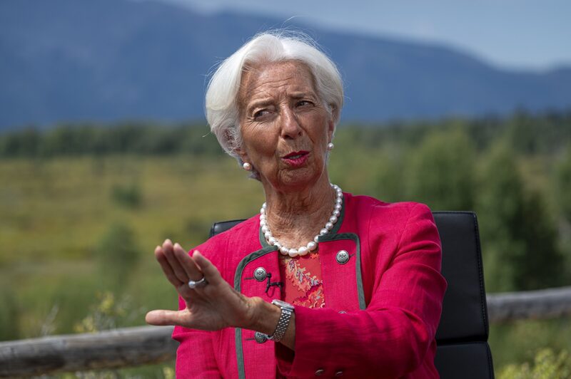Christine Lagarde, presidenta del Banco Central Europeo (BCE), durante una entrevista de Bloomberg Television en el simposio económico de Jackson Hole en Moran, Wyoming, EE.UU., el viernes 25 de agosto de 2023. Fotógrafo: David Paul Morris/Bloomberg Christine Lagarde, presidenta del Banco Central Europeo (BCE), durante una entrevista de Bloomberg Television en el simposio económico de Jackson Hole en Moran, Wyoming, EE.UU., el viernes 25 de agosto de 2023. Fotógrafo: David Paul Morris/Bloomberg