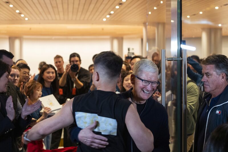 CEO de Apple abre una nueva tienda en Shanghái como muestra de su interés por China CEO de Apple abre una nueva tienda en Shanghái como muestra de su interés por China