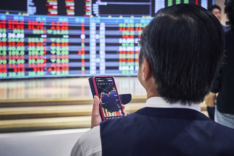 Reforma tributaria endurece los impuestos a las inversiones y al ahorro en Colombia. Reforma tributaria endurece los impuestos a las inversiones y al ahorro en Colombia.