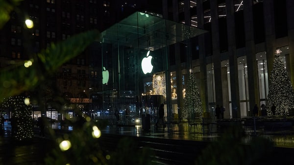 Apple planea rescatar su negocio de relojes de US$ 17.000 millones de una disputa de patentes Apple planea rescatar su negocio de relojes de US$ 17.000 millones de una disputa de patentes