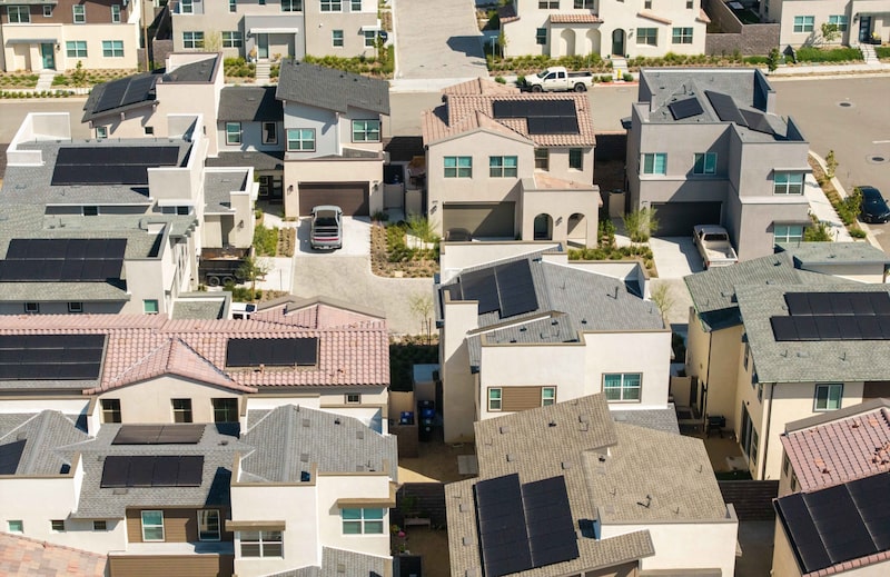 Viviendas en una nueva urbanización en Fontana, California. Fotógrafo: Kyle Grillot/Bloomberg. Viviendas en una nueva urbanización en Fontana, California. Fotógrafo: Kyle Grillot/Bloomberg.