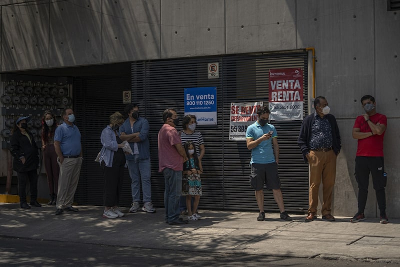 Los anuncios de venta o renta de inmuebles forman parte del paisaje urbano de la Ciudad de México. Los anuncios de venta o renta de inmuebles forman parte del paisaje urbano de la Ciudad de México.