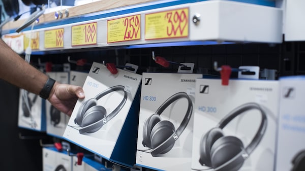 Suba del dólar blue gatilla gran remarcación de precios y fogonea la inflación Suba del dólar blue gatilla gran remarcación de precios y fogonea la inflación