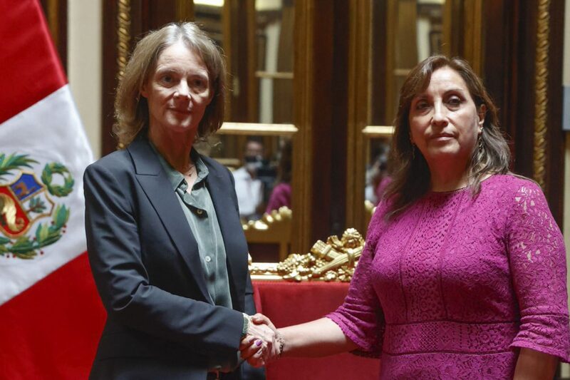 El presidente mexicano Andrés Manuel López Obrador, conocido como AMLO, dijo que hay sospechas de injerencia del Gobierno de Estados Unidos en la crisis política de Perú tras el autogolpe de Pedro Castillo, su destitución y posterior detención. El presidente mexicano Andrés Manuel López Obrador, conocido como AMLO, dijo que hay sospechas de injerencia del Gobierno de Estados Unidos en la crisis política de Perú tras el autogolpe de Pedro Castillo, su destitución y posterior detención.