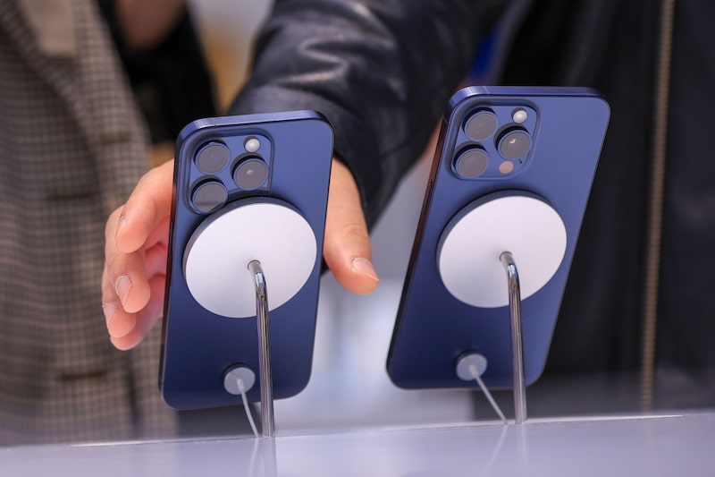 Novo iPhone 15 tem problema de software que leva a superaquecimento Novo iPhone 15 tem problema de software que leva a superaquecimento