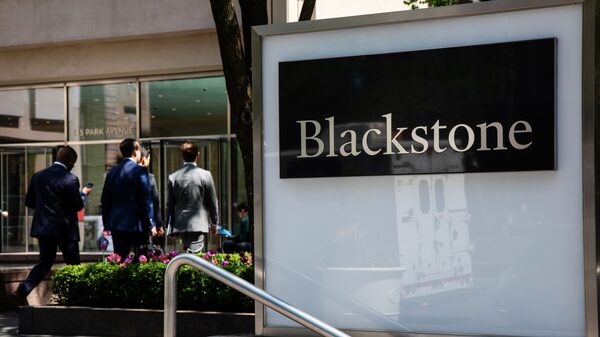 Blackstone estuda medida em estratégia que aposta em pares para destravar liquidez Blackstone estuda medida em estratégia que aposta em pares para destravar liquidez