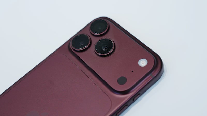 Novo iPhone custa 3,8 salários mínimos no Brasil e expõe baixo poder de compra na região Novo iPhone custa 3,8 salários mínimos no Brasil e expõe baixo poder de compra na região