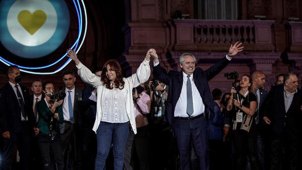 Consejo de la Magistratura: Cristina Kirchner dividió al FdT en el Senado con aval del Gobierno Consejo de la Magistratura: Cristina Kirchner dividió al FdT en el Senado con aval del Gobierno