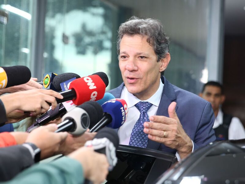 O ministro da Fazenda, Fernando Haddad: governo Lula vai encaminhar as novas propostas de tributação de investimentos ao Congresso (Foto: Valter Campanato/Agência Brasil) O ministro da Fazenda, Fernando Haddad: governo Lula vai encaminhar as novas propostas de tributação de investimentos ao Congresso (Foto: Valter Campanato/Agência Brasil)