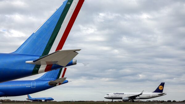 Lufthansa diz que pode encerrar 20 anos de perdas da ITA, ex-Alitalia, até 2025 Lufthansa diz que pode encerrar 20 anos de perdas da ITA, ex-Alitalia, até 2025