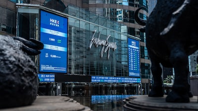 Acciones asiáticas caen tras pausa en rally de Wall Street por temor a sobrevaloración Acciones asiáticas caen tras pausa en rally de Wall Street por temor a sobrevaloración