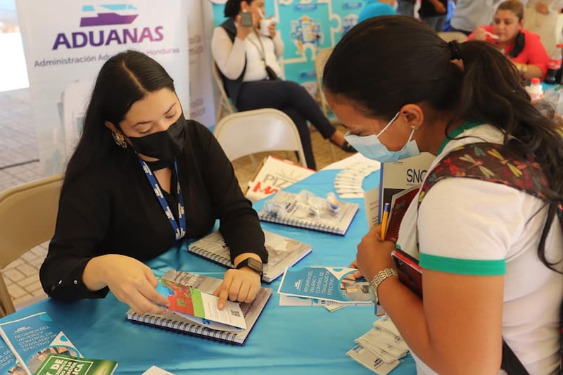 La Administración Aduanera será una de las instituciones que laborará con normalidad durante el asueto. La Administración Aduanera será una de las instituciones que laborará con normalidad durante el asueto.