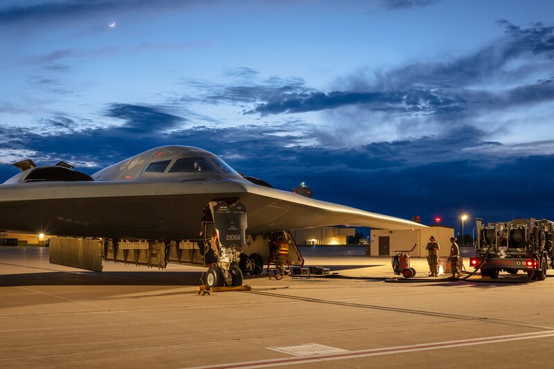 Vários B-2s pareciam estar no ar e se dirigindo para o Pacífico a partir da Base da Força Aérea de Whiteman, no Missouri, informou o New York Times. (Foto: Staff Sgt. Joshua Hastings/U.S. Air Force) Vários B-2s pareciam estar no ar e se dirigindo para o Pacífico a partir da Base da Força Aérea de Whiteman, no Missouri, informou o New York Times. (Foto: Staff Sgt. Joshua Hastings/U.S. Air Force)