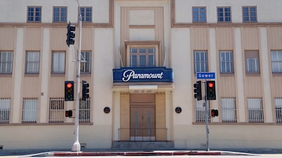 Paramount nombra nuevo director financiero en medio de la competencia por Warner Bros Paramount nombra nuevo director financiero en medio de la competencia por Warner Bros