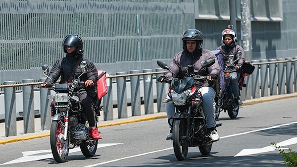 Perú impondrá multa de casi US$200 a motos con dos personas para frenar la criminalidad Perú impondrá multa de casi US$200 a motos con dos personas para frenar la criminalidad