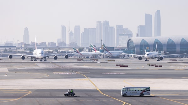 Companhias europeias suspendem voos a destinos como Dubai com temor EUA-Irã Companhias europeias suspendem voos a destinos como Dubai com temor EUA-Irã