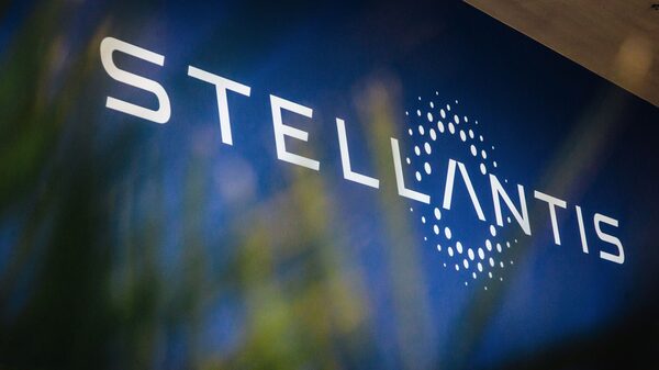 Stellantis: reestruturação continuará com saída de novos executivos, dizem fontes Stellantis: reestruturação continuará com saída de novos executivos, dizem fontes