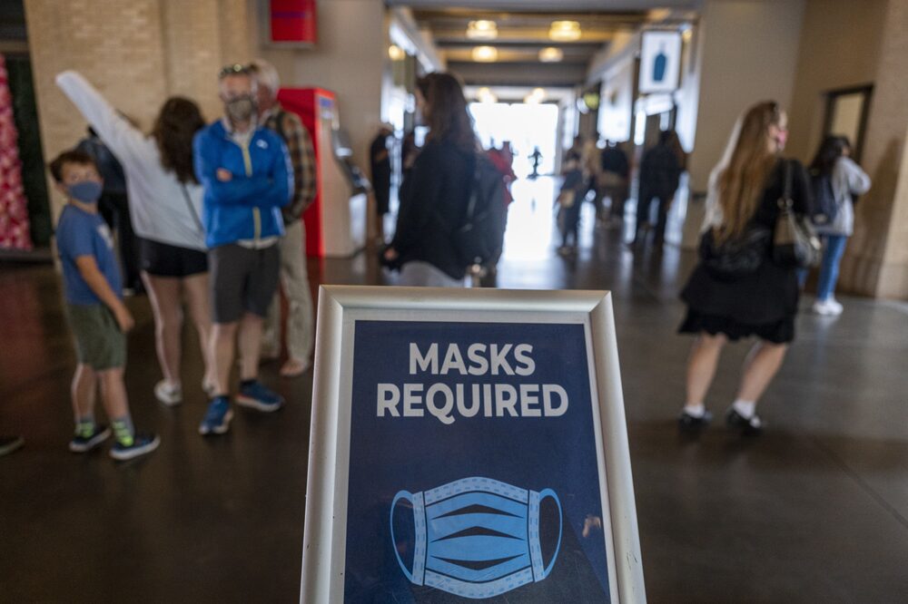 Se endurecen nuevamente las medidas de cuidado sanitario. Se endurecen nuevamente las medidas de cuidado sanitario.