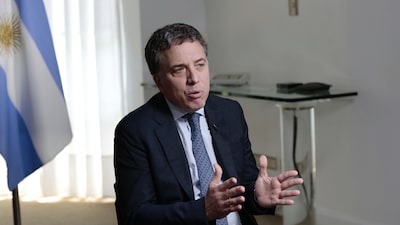 Dujovne: “Un regreso a los mercados actuaría como un catalizador positivo para el riesgo país argentino” Dujovne: “Un regreso a los mercados actuaría como un catalizador positivo para el riesgo país argentino”