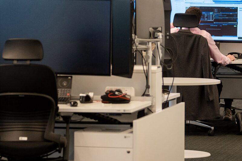 Gerentes passaram a perceber que subordinados com muita iniciativa e proatividade acabavam questionando mais seu trabalho Gerentes passaram a perceber que subordinados com muita iniciativa e proatividade acabavam questionando mais seu trabalho