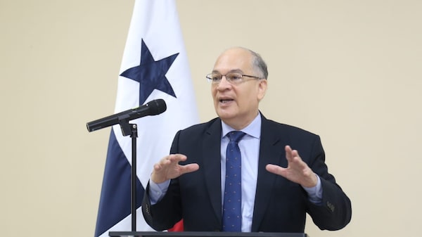 Procuradores panameños dicen que Ley minera 406, que extiende contrato a First Quantum Minerals, es inconstitucional Procuradores panameños dicen que Ley minera 406, que extiende contrato a First Quantum Minerals, es inconstitucional