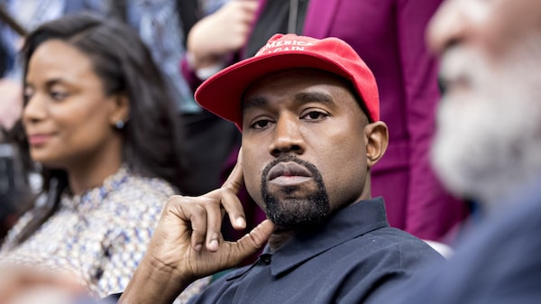 Musk suspende Kanye West do Twitter por incitação à violência Musk suspende Kanye West do Twitter por incitação à violência