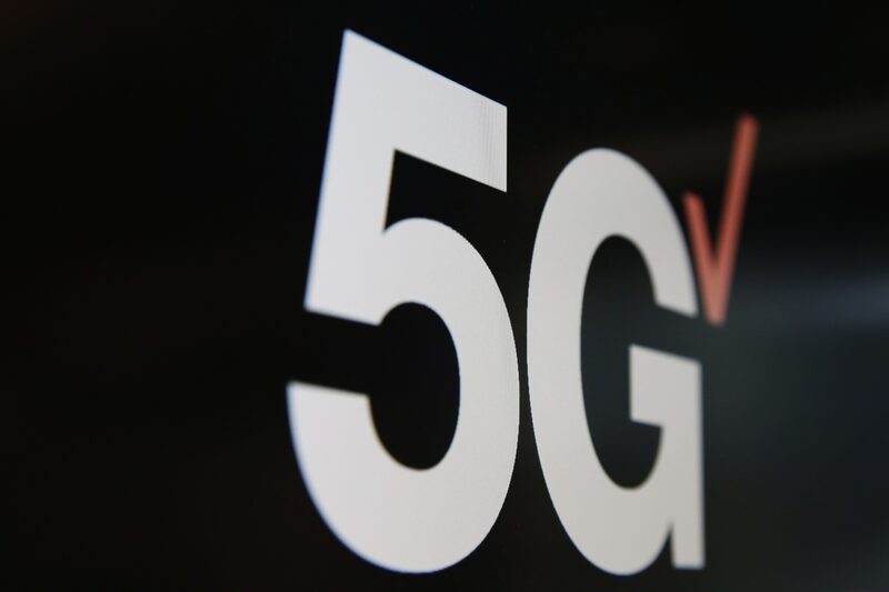 Carter de 5G en showroom de Verizon Carter de 5G en showroom de Verizon