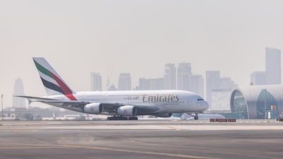 Emirates prevê retomada parcial de voos em Dubai após incidente com drone Emirates prevê retomada parcial de voos em Dubai após incidente com drone