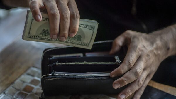 Ecuador paga US$273 millones en intereses de deuda de bonos globales Ecuador paga US$273 millones en intereses de deuda de bonos globales