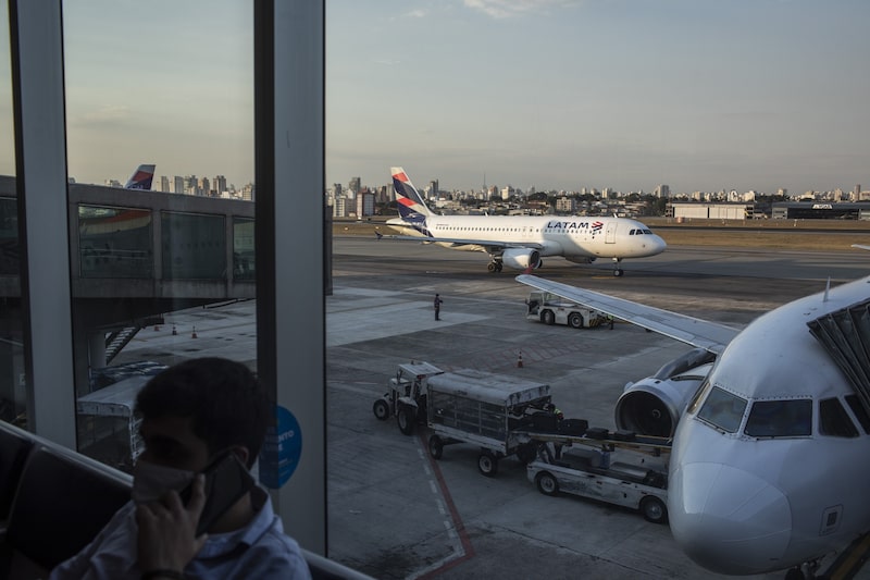 Aviones de Latam Airlines en el aeropuerto de Congonhas en Sao Paulo. Fotógrafo: Victor Moriyama/Bloomberg. Aviones de Latam Airlines en el aeropuerto de Congonhas en Sao Paulo. Fotógrafo: Victor Moriyama/Bloomberg.