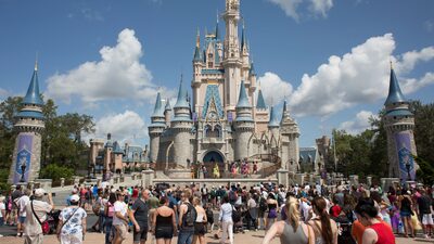 Disney prevê investir US$ 8 bi em parques e resorts na Flórida em plano de 10 anos Disney prevê investir US$ 8 bi em parques e resorts na Flórida em plano de 10 anos