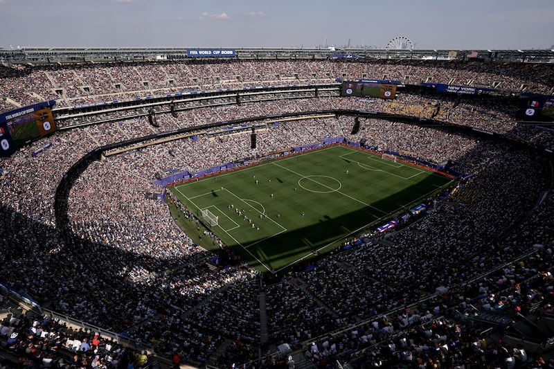 Após a previsão da FIFA de 185 mil empregos em tempo integral, o setor de lazer e hotelaria registrou queda líquida de vagas nos dois últimos meses. Após a previsão da FIFA de 185 mil empregos em tempo integral, o setor de lazer e hotelaria registrou queda líquida de vagas nos dois últimos meses.