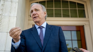 Ray Dalio alerta que China e Japão podem reduzir posições em Treasuries dos EUA Ray Dalio alerta que China e Japão podem reduzir posições em Treasuries dos EUA