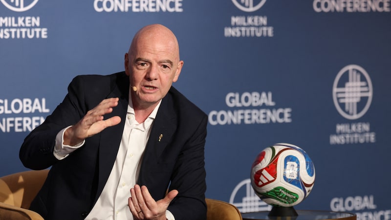 Final por até US$ 10 mil: presidente da Fifa defende preços da Copa após críticas Final por até US$ 10 mil: presidente da Fifa defende preços da Copa após críticas