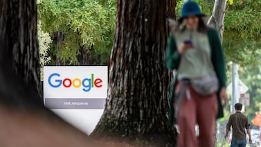 Acciones tecnológicas caen tras desplome récord de Alphabet y reavivan temores por la IA Acciones tecnológicas caen tras desplome récord de Alphabet y reavivan temores por la IA