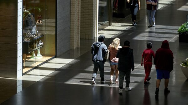 Confianza de los consumidores en EE.UU. cae a mínimo de cuatro meses Confianza de los consumidores en EE.UU. cae a mínimo de cuatro meses