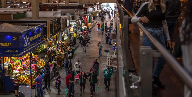 Consumidores no Mercadão, em São Paulo Consumidores no Mercadão, em São Paulo