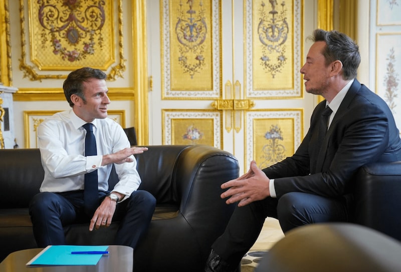 Emmanuel Macron se reúne com Elon Musk. Emmanuel Macron se reúne com Elon Musk.