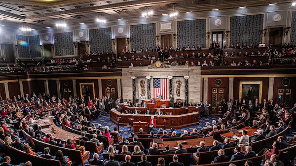 Como é a disputa que pode ainda levar os democratas à maioria na Câmara Como é a disputa que pode ainda levar os democratas à maioria na Câmara