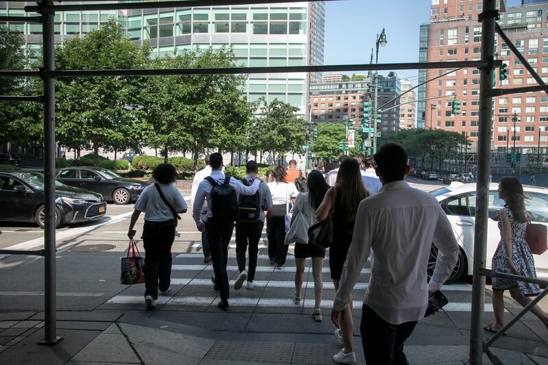 Morgan Stanley advierte de un golpe de 70.000 empleos al mes por aranceles de Trump. Morgan Stanley advierte de un golpe de 70.000 empleos al mes por aranceles de Trump.