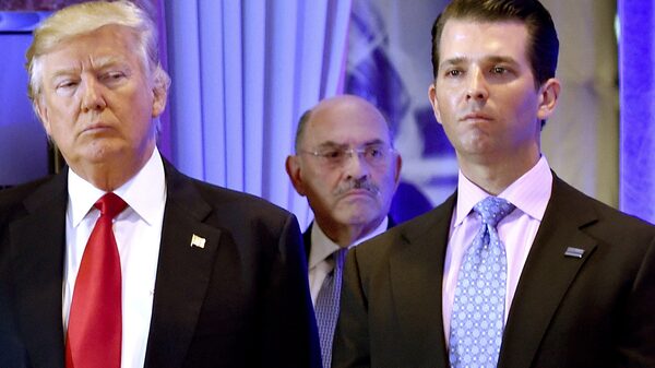 El director financiero de la Organización Trump se entrega a las autoridades en Nueva York El director financiero de la Organización Trump se entrega a las autoridades en Nueva York