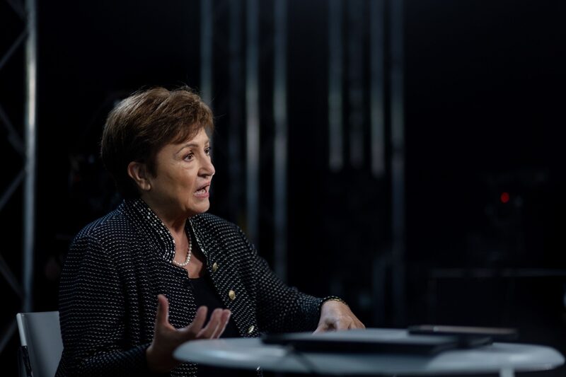 Kristalina Georgieva, directora gerente del Fondo Monetario Internacional (FMI), durante una entrevista de Bloomberg Television en las conversaciones sobre el clima de la COP26 en Glasgow, Reino Unido, el martes 2 de noviembre de 2021. Kristalina Georgieva, directora gerente del Fondo Monetario Internacional (FMI), durante una entrevista de Bloomberg Television en las conversaciones sobre el clima de la COP26 en Glasgow, Reino Unido, el martes 2 de noviembre de 2021.