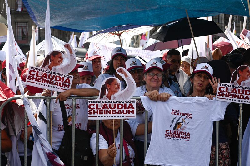 Zócalo de la Ciudad de México durante el inicio de campaña de la candidata presidencial Claudia Sheinbaum, 1 de marzo de 2024 Zócalo de la Ciudad de México durante el inicio de campaña de la candidata presidencial Claudia Sheinbaum, 1 de marzo de 2024