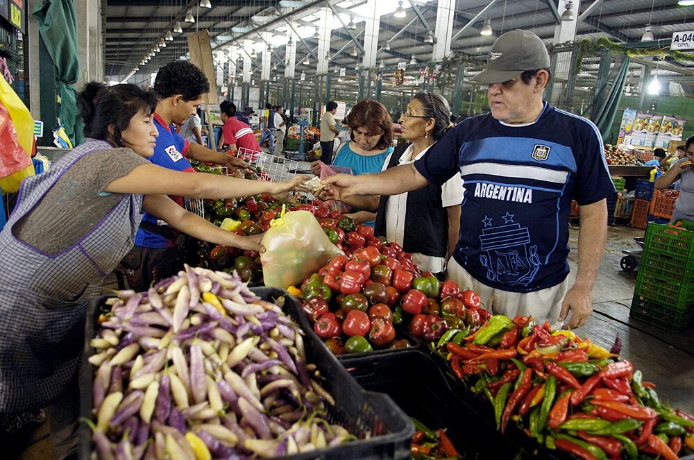 Abastecimiento de alimentos en Mercado Mayorista de Santa Anita. Abastecimiento de alimentos en Mercado Mayorista de Santa Anita.