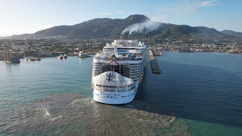 El arribo del crucero "La Maravilla de los Mares” a Puerto Plata. El arribo del crucero "La Maravilla de los Mares” a Puerto Plata.