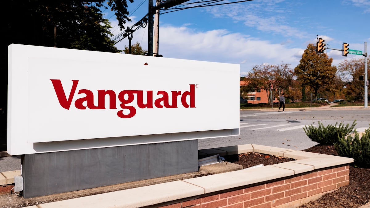 Vanguard ve una IA frágil, un dólar más débil y un nuevo "China Shock" para los mercados