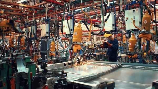 Mercedes se asocia con la china Momenta para lanzar sus primeros robotaxis en Abu Dhabi Mercedes se asocia con la china Momenta para lanzar sus primeros robotaxis en Abu Dhabi