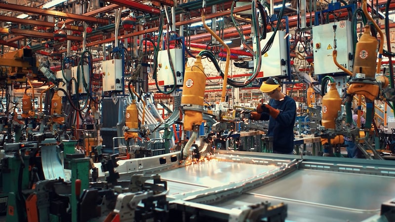 Producción de Mercedes-Benz. Foto: Prestige Auto. Producción de Mercedes-Benz. Foto: Prestige Auto.