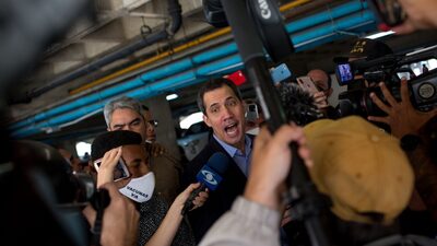 Policía venezolana amenaza a Guaidó y detiene a político opositor Policía venezolana amenaza a Guaidó y detiene a político opositor