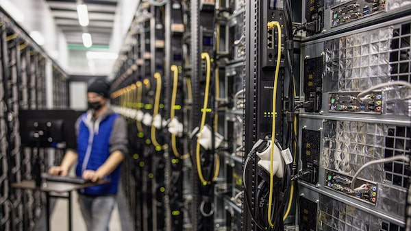 Mineros comienzan a vender sus bitcoin para afrontar deudas Mineros comienzan a vender sus bitcoin para afrontar deudas